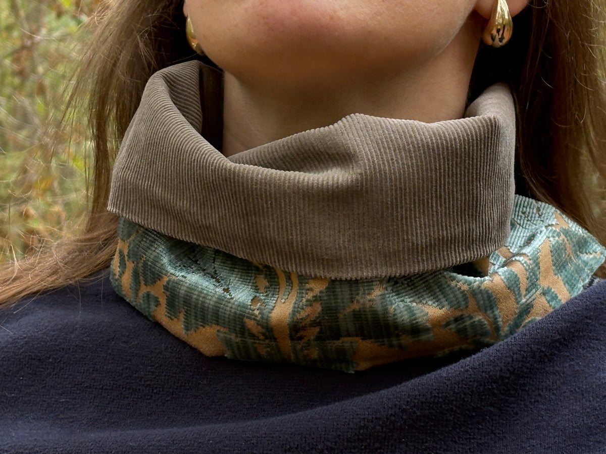 Snood - tour de cou en velours beu azur et et marron clair