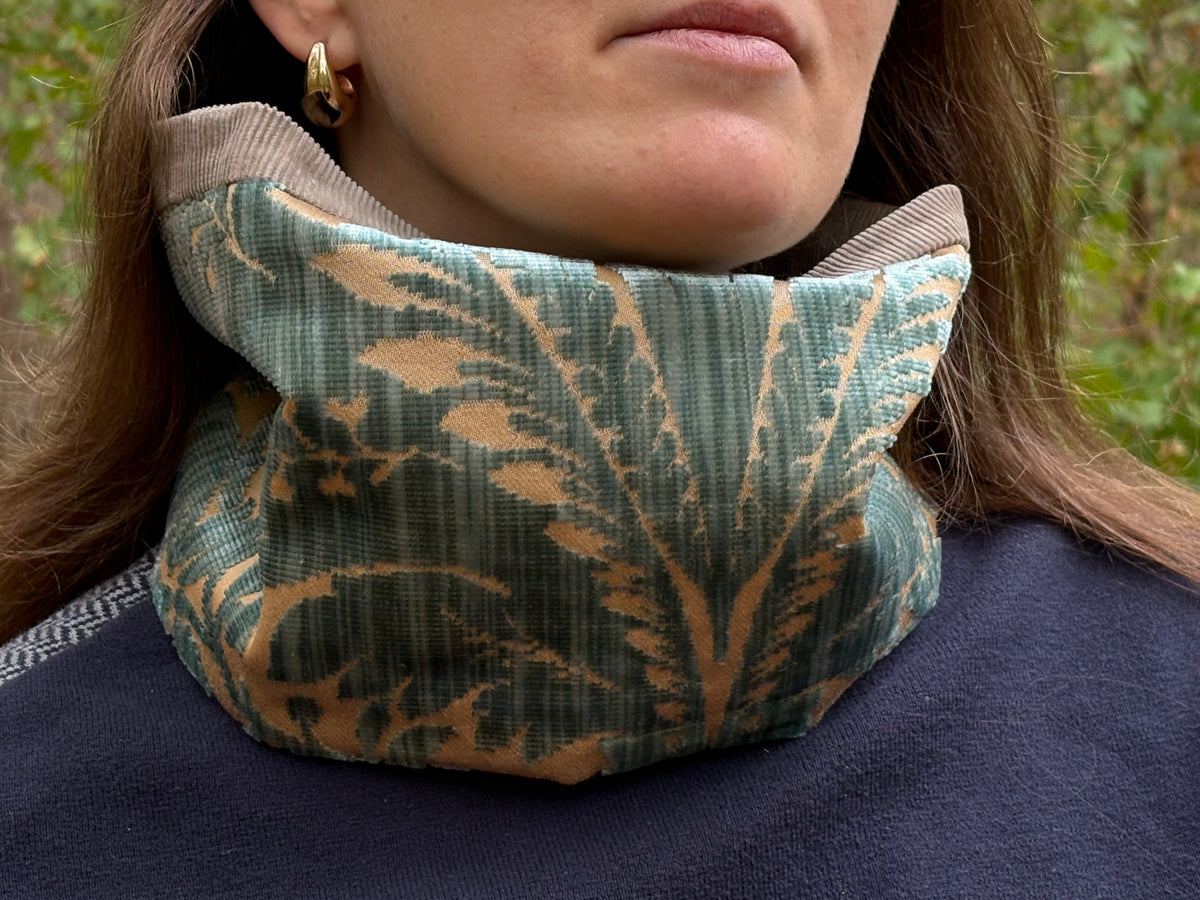 Snood - tour de cou en velours beu azur et et marron clair