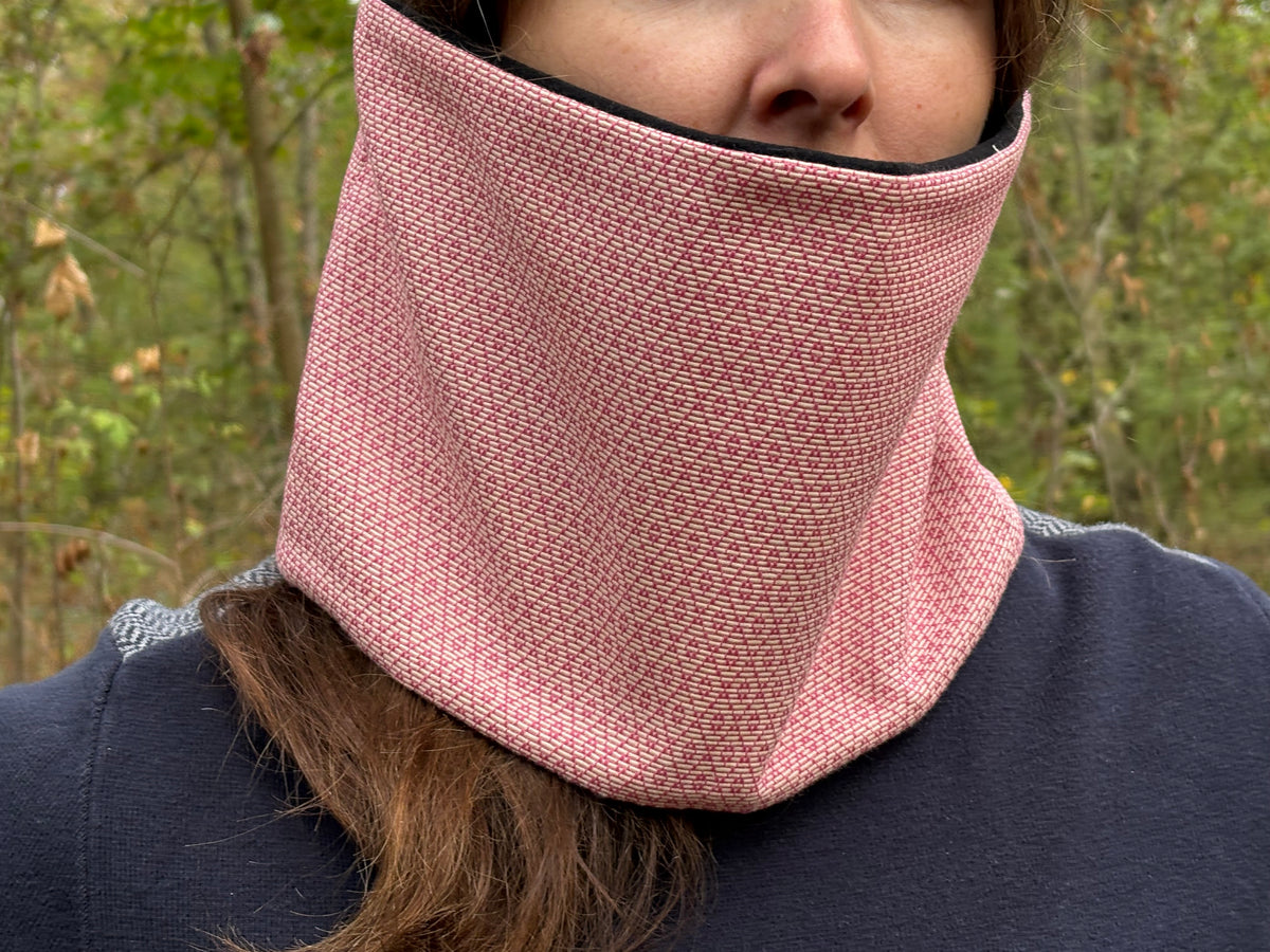 Snood - tour de cou blanc et rose à losanges