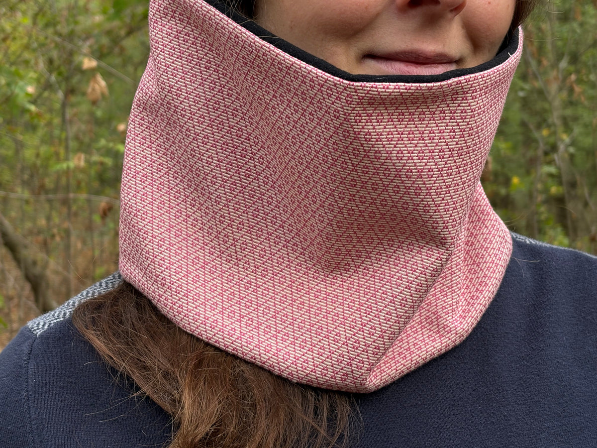 Snood - tour de cou blanc et rose à losanges