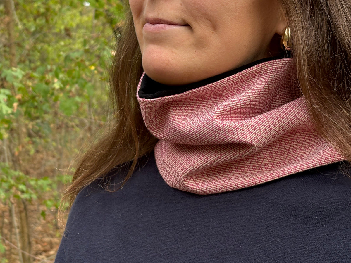 Snood - tour de cou blanc et rose à losanges