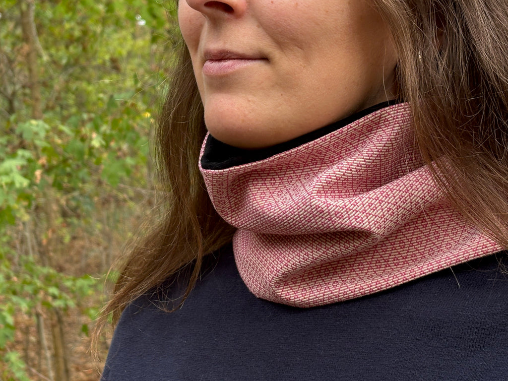 Snood - tour de cou blanc et rose à losanges