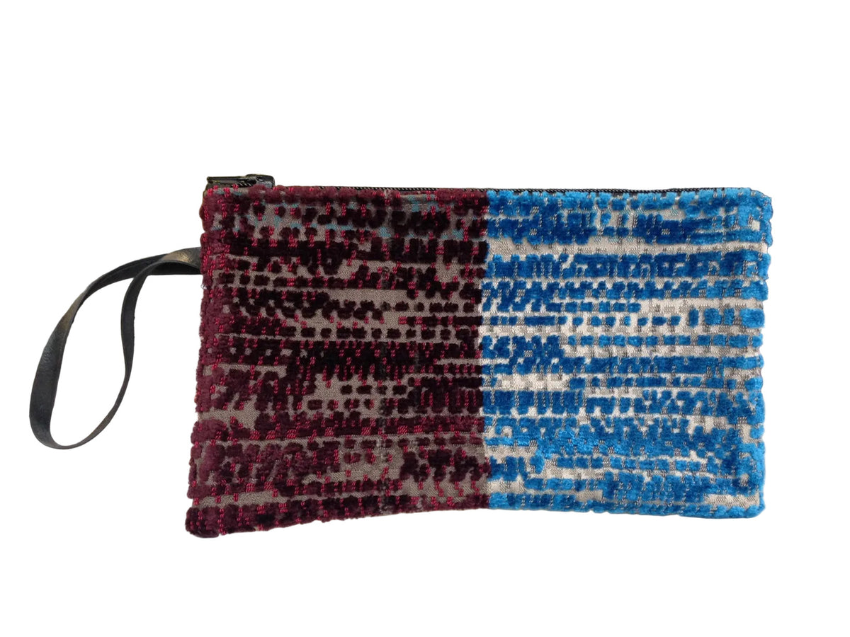 Pochette SHAMA bi-matière en chambre à air de camion et velours rouge et bleu